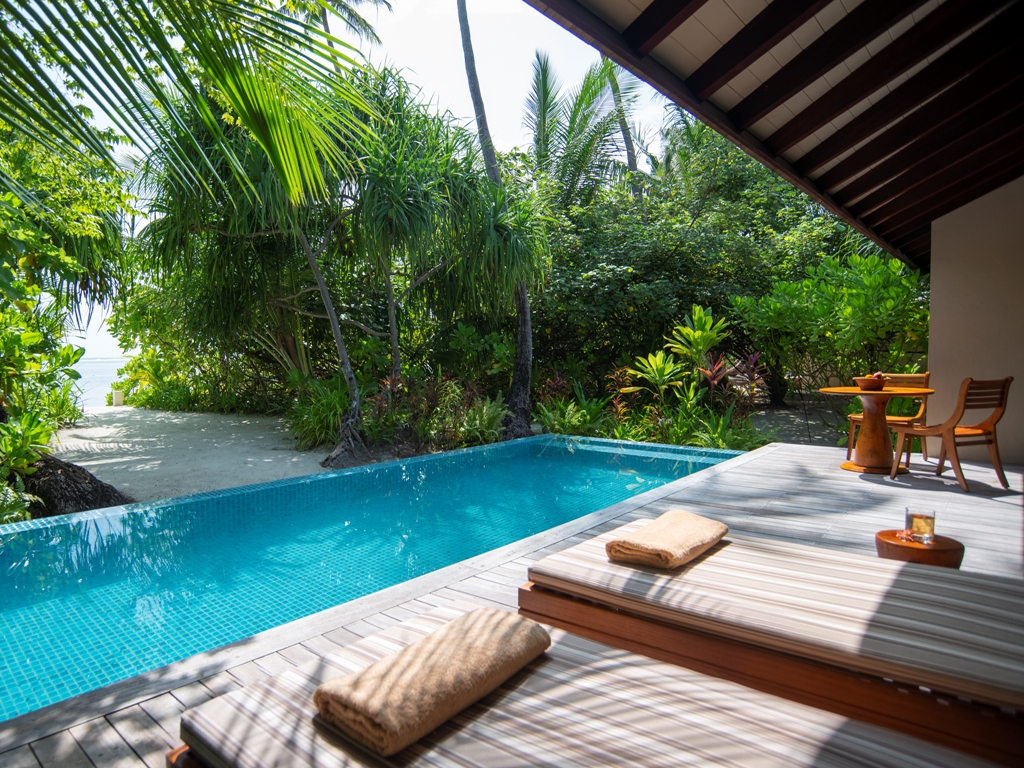 Deluxe Beach Pool Villa Exterior - Patio